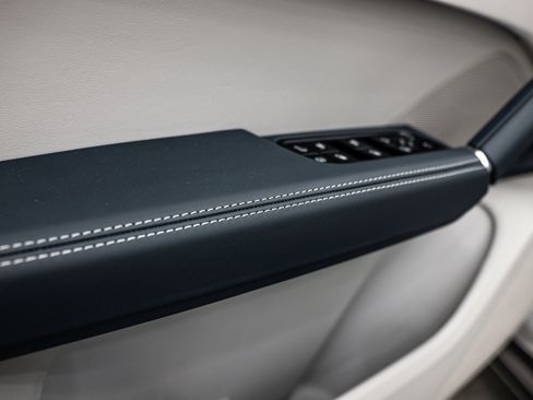 Certified 2023 Porsche Cayenne Platinum Edition AWD/4WD image 18
