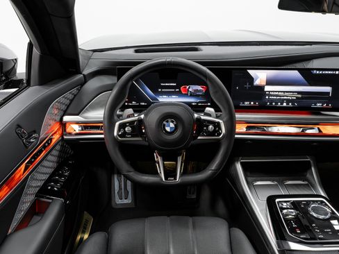 Used 2023 BMW 760i xDrive image 52