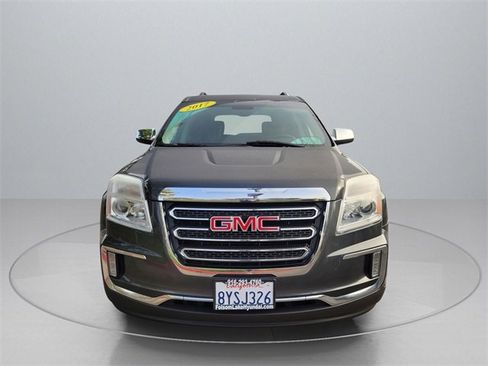 Used 2017 GMC Terrain SLT image 2