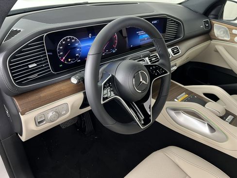 New 2025 Mercedes-Benz GLS 450 4MATIC image 18
