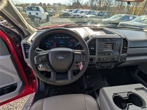 Used 2017 Ford F550 4x4 Regular Cab Super Duty image 16