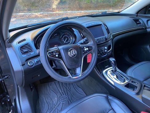 Used 2017 Buick Regal Sport Touring image 12