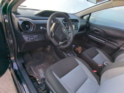 Used 2018 Toyota Prius C Two FWD image 7