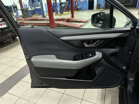 Used 2020 Subaru Outback Premium image 29