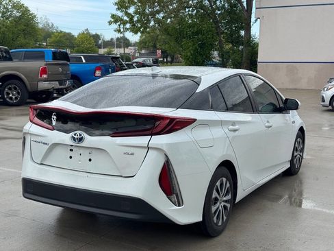 Used 2022 Toyota Prius Prime XLE FWD image 6