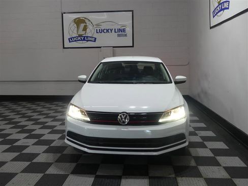 Used 2017 Volkswagen Jetta S image 2