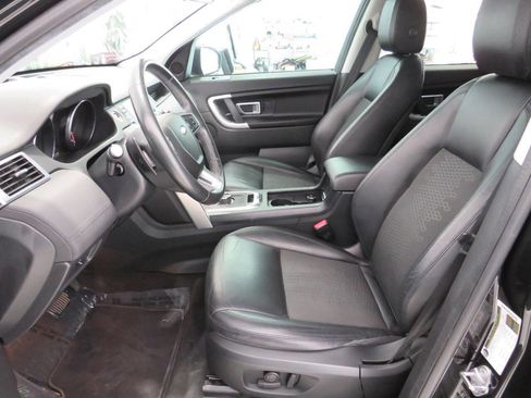 Used 2018 Land Rover Discovery Sport SE image 14