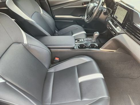 Used 2025 Toyota Camry SE w/ Convenience Package FWD image 13
