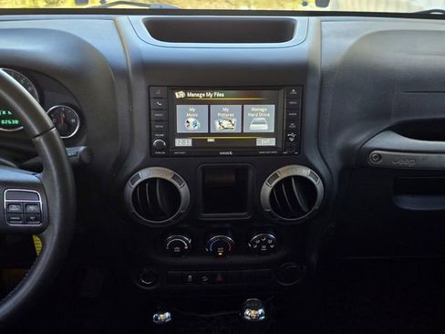 Used 2017 Jeep Wrangler Unlimited Sport w/ Connectivity Group image 30