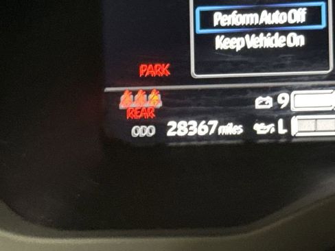 Used 2023 Toyota Tundra Limited w/ Power Package AWD/4WD image 13