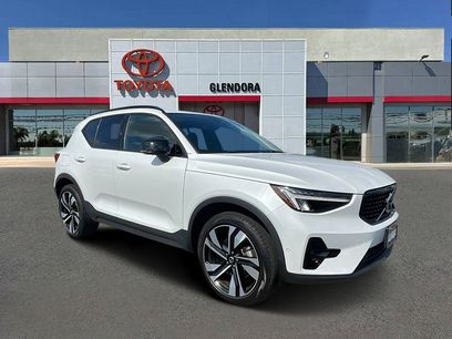 Used 2025 Volvo XC40 B5 Plus