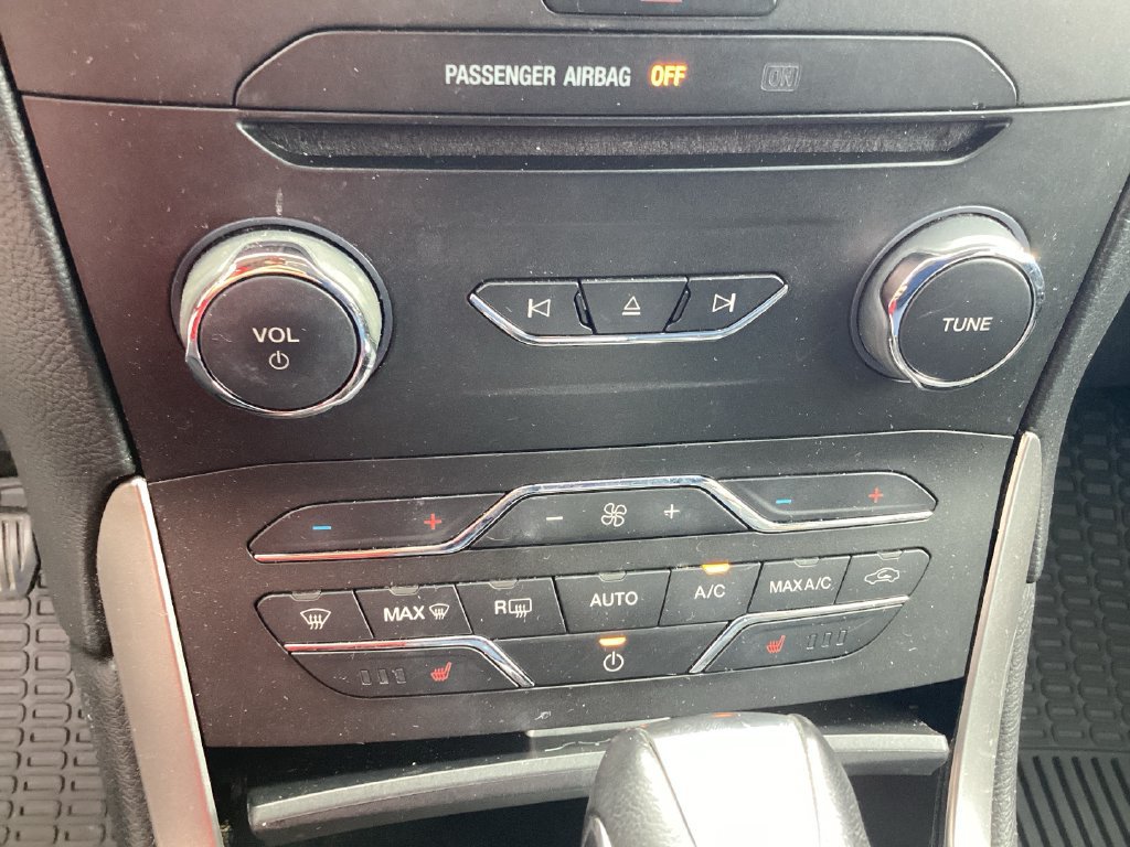 Used 2017 Ford Edge SEL w/ Equipment Group 201A AWD/4WD image 36