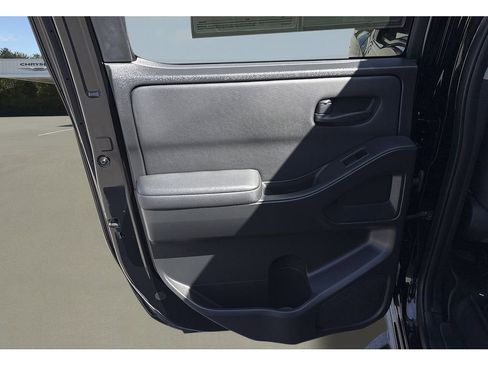 Used 2022 Nissan Frontier S w/ Technology Package RWD image 19