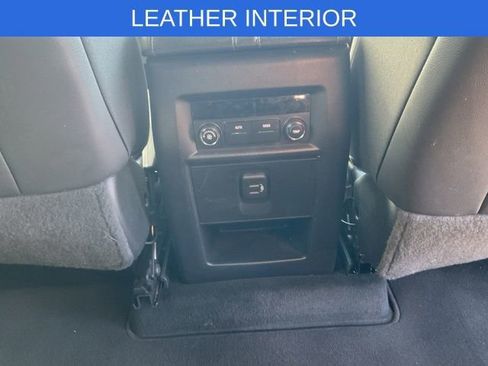 Used 2023 Chevrolet Traverse LT image 13