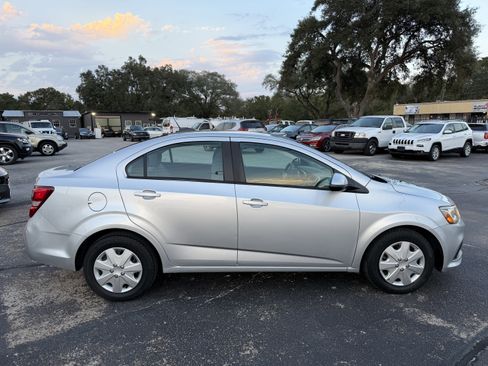 Used 2018 Chevrolet Sonic LS image 7