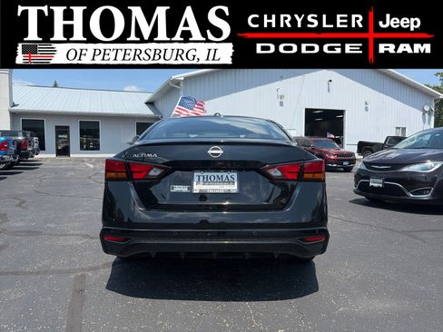 Used 2025 Nissan Altima 2.5 SV FWD image 6