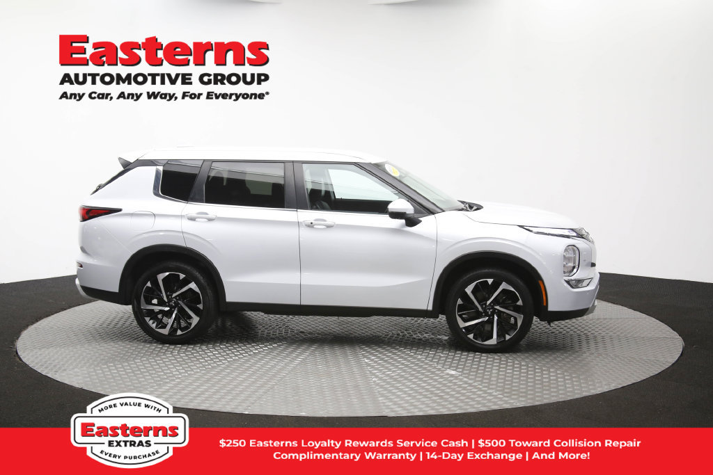 Used 2024 Mitsubishi Outlander SE AWD/4WD image 48