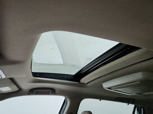 Used 2022 Honda Pilot Touring image 10