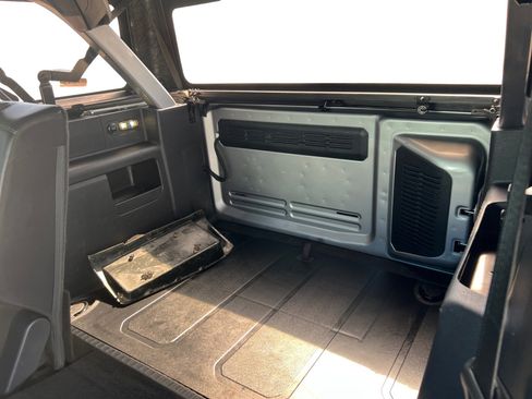 Used 2021 Ford Bronco Black Diamond image 12