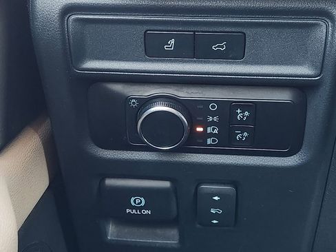 Used 2023 Ford Expedition Max XLT image 23