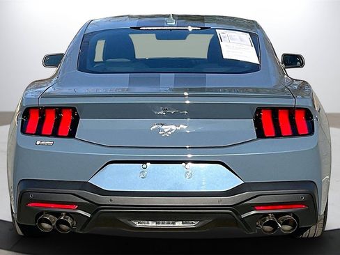 Used 2024 Ford Mustang Premium image 8