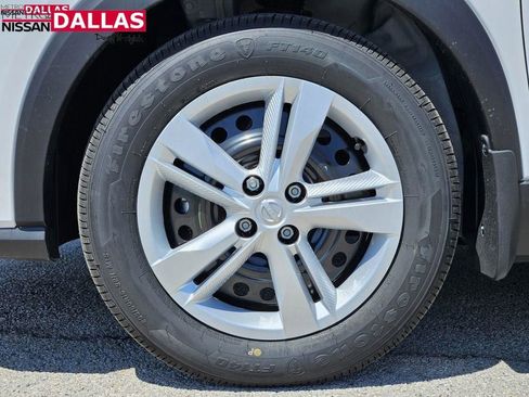 New 2025 Nissan Kicks Play S image 9