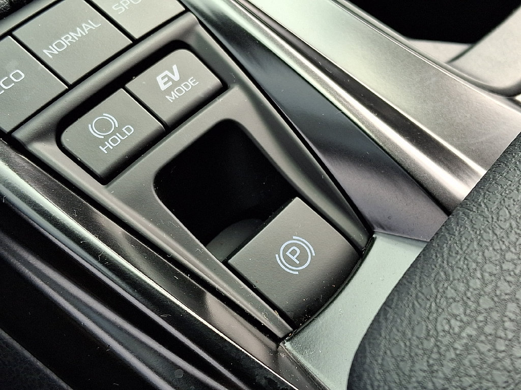 Used 2025 Toyota Camry LE w/ Convenience Package FWD image 31