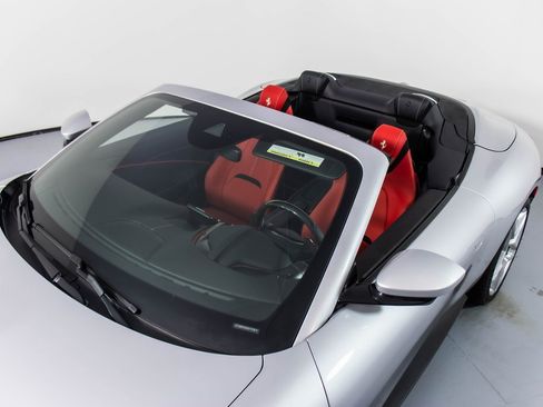 Certified 2025 Ferrari Roma Spider image 32