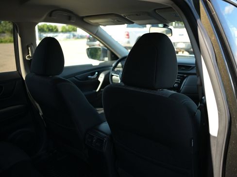Used 2017 Nissan Rogue SV AWD/4WD image 42