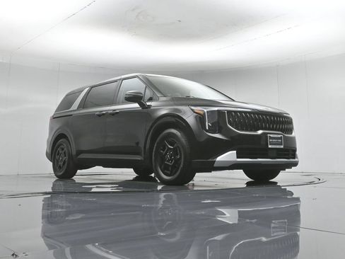 Used 2026 Kia Carnival FWD image 50
