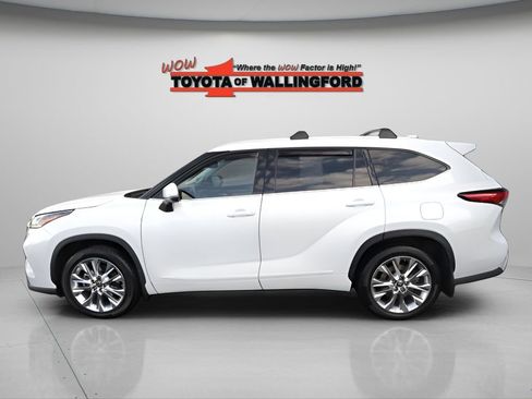 Used 2022 Toyota Highlander Limited image 2
