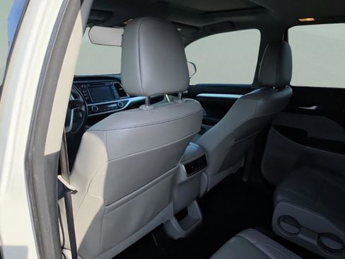 Used 2017 Toyota Highlander XLE FWD image 22