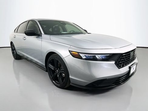 Used 2024 Honda Accord Sport image 3