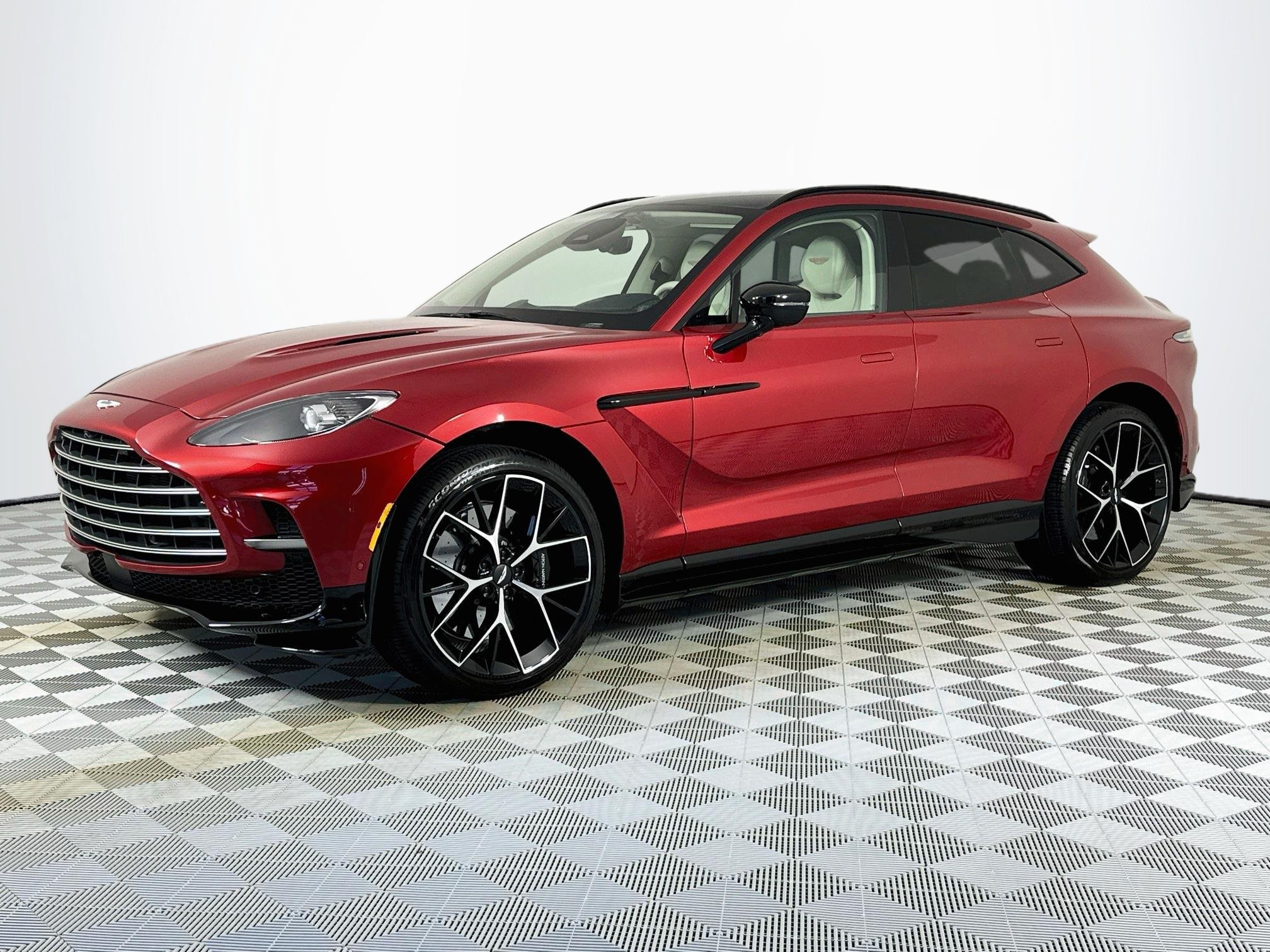 Used 2025 Aston Martin DBX 707 AWD/4WD image 13