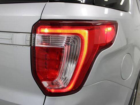 Used 2019 Ford Explorer Limited w/ Class III Trailer Tow Package image 26