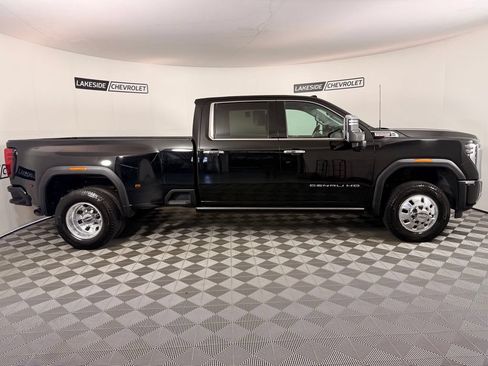 Used 2025 GMC Sierra 3500 Denali w/ Technology Package AWD/4WD image 7
