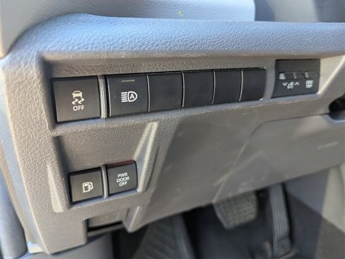 Used 2024 Toyota Sienna XLE image 35