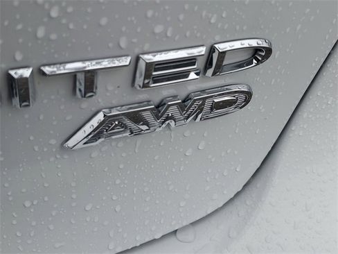 New 2026 Chrysler Pacifica Limited w/ Trailer Tow Group image 6