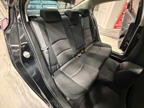 Used 2015 MAZDA MAZDA3 i Touring w/ Technology Package image 5