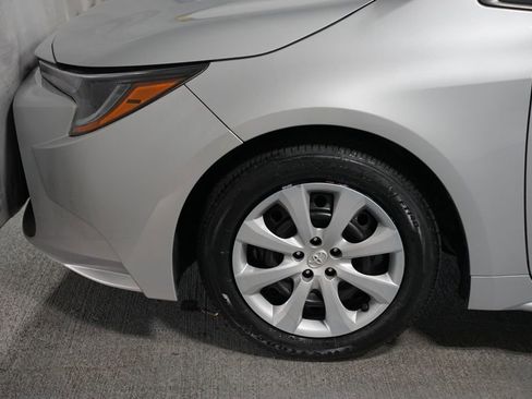 Used 2022 Toyota Corolla LE FWD image 5