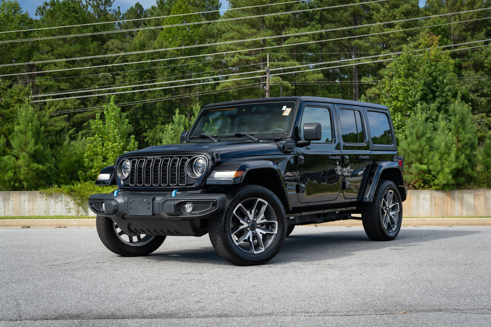 Used 2024 Jeep Wrangler Unlimited w/ Convenience Group AWD/4WD image 1