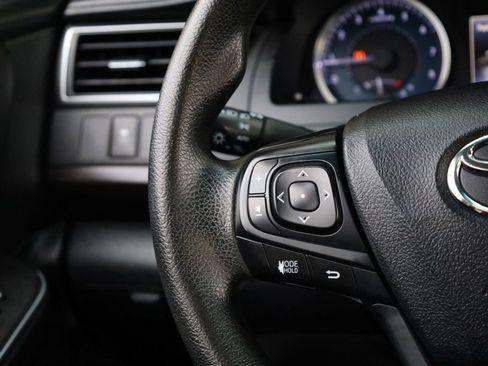 Used 2017 Toyota Camry LE image 29