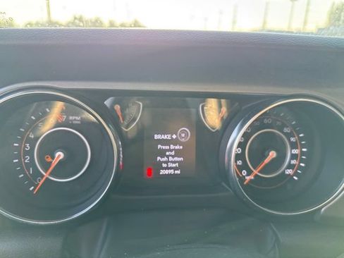 Used 2023 Jeep Gladiator Sport AWD/4WD image 13