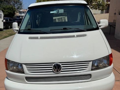 Used 2002 Volkswagen Eurovan MV FWD image 2