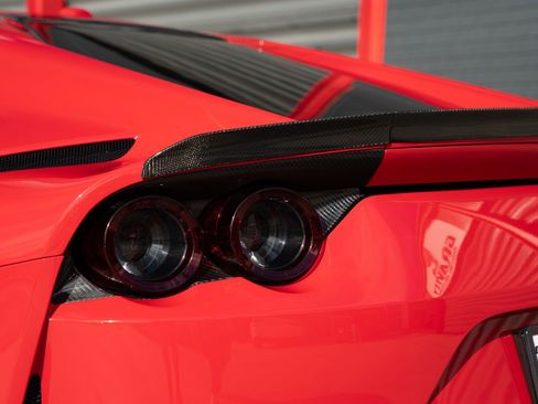 Used 2018 Ferrari 812 Superfast image 8