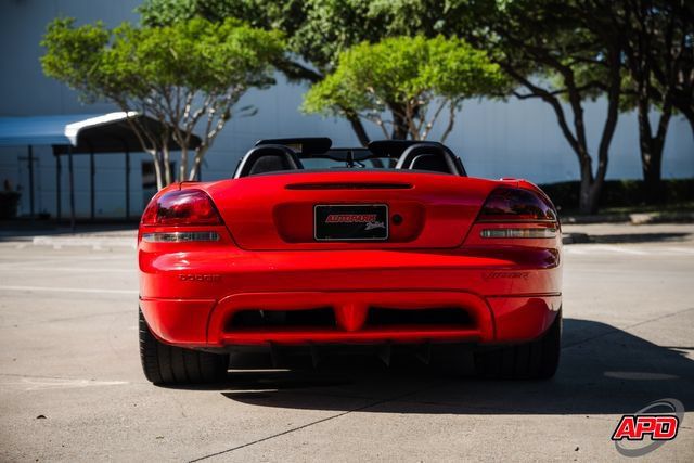 Used 2004 Dodge Viper SRT-10 RWD image 16