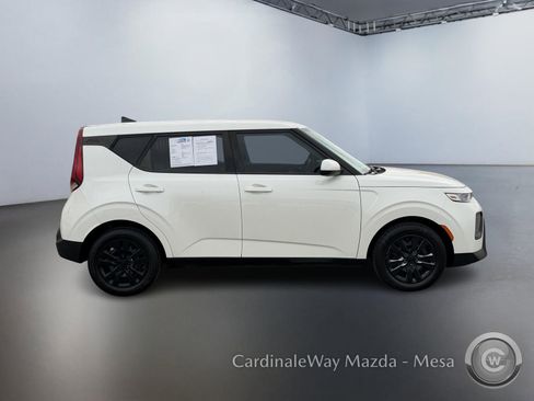 Used 2021 Kia Soul LX FWD image 3