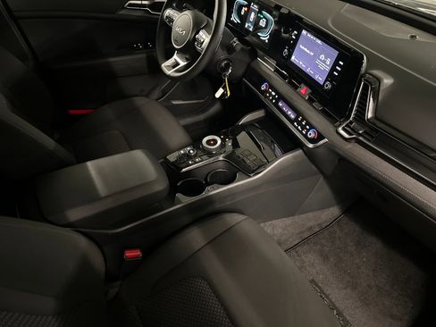 Certified 2025 Kia Sportage LX image 15