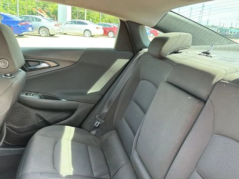 Used 2018 Chevrolet Malibu LS FWD image 34