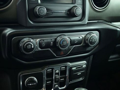 Used 2020 Jeep Wrangler Unlimited Sport S image 17